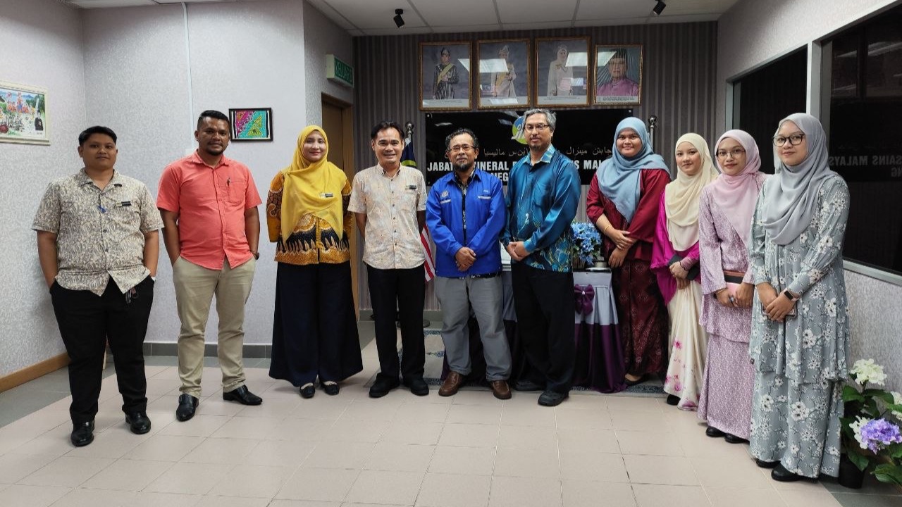 Sesi Khidmat Kepakaran Pengenalpastian Sampel Batuan dan Mineral Koleksi Muzium Sungai Lembing, Kuantan Pahang